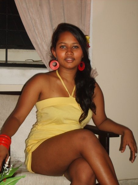 Sri Lankan Hot Girls  Pics Lankacom-9343