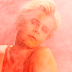 Maior artista pop viva, Robyn já revelou a capa, tracklist e faixa-título do hinário “Honey”