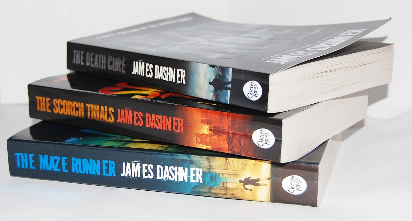 clouds and cuticle oil uk beauty blog book review the maze runner(09)