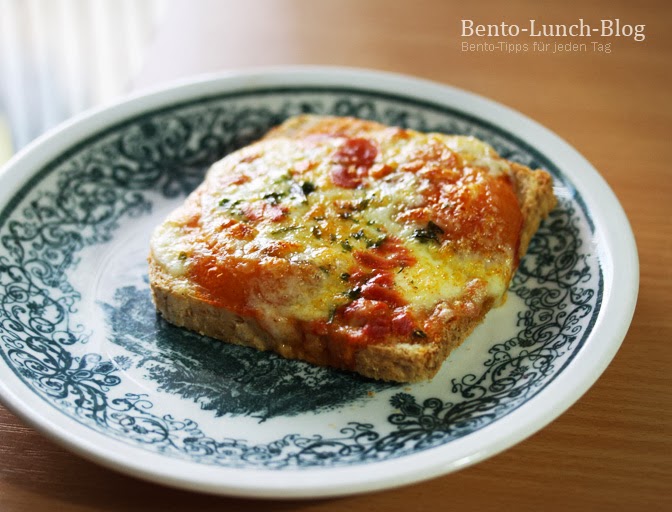 Bento Lunch Blog: Rezept: Saftiger überbackener Tomaten-Mozzarella-Toast