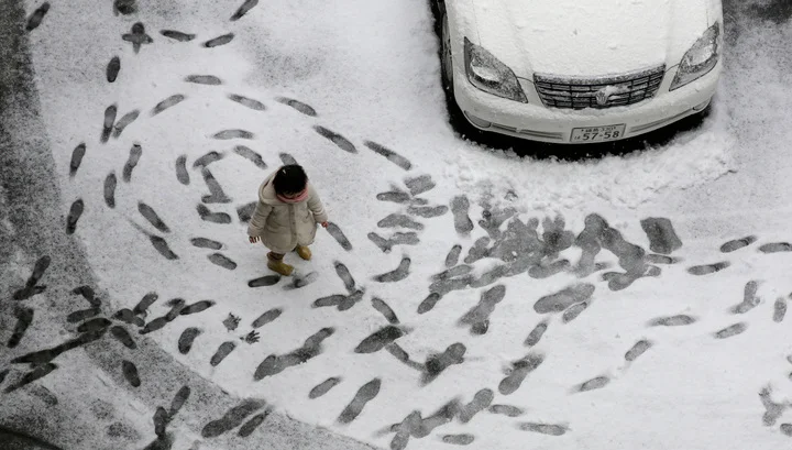 Due to heavy snowfall in Japan, 440 schools were closed
