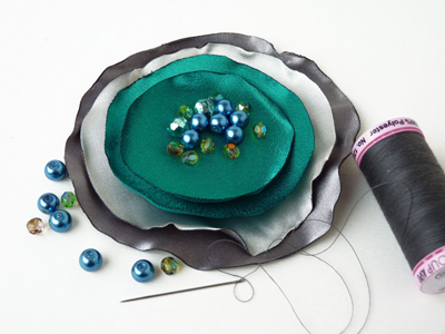 construir Sembrar Disfrazado DIY: cómo hacer un broche con círculos de satén. - yo elijo Coser