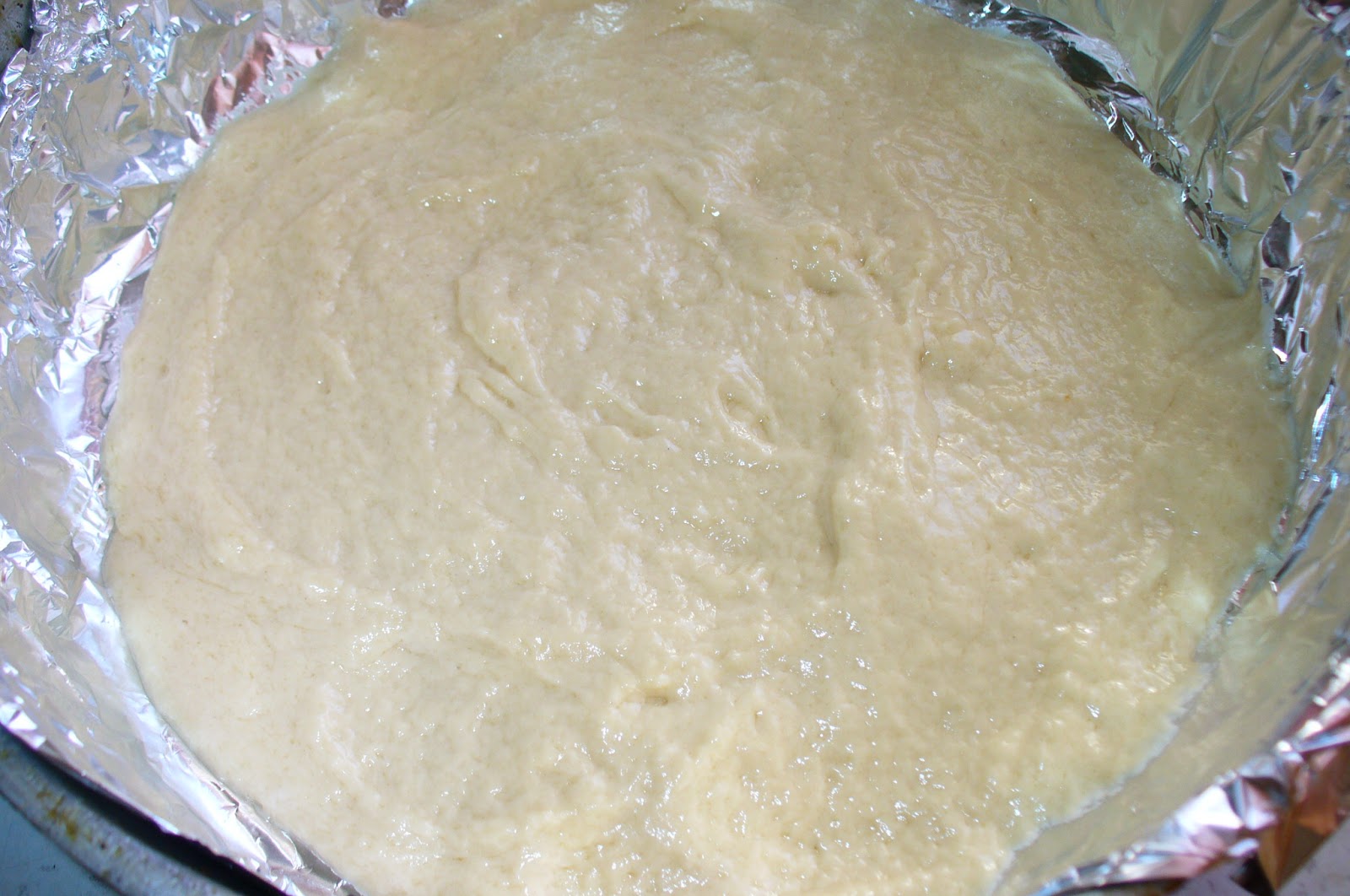 Тесто на галушки на кефире с капустой. Выкладываем сырную массу на тесто. Выкладывание начинки из капусты на тесто. Какое тесто должно быть в штруделе.