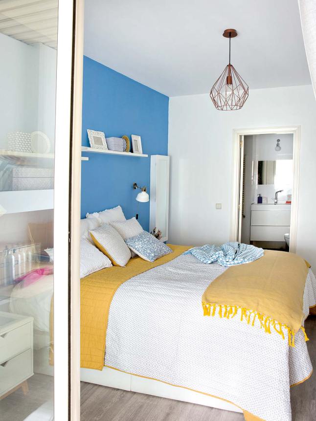 dormitorio azul y amarillo