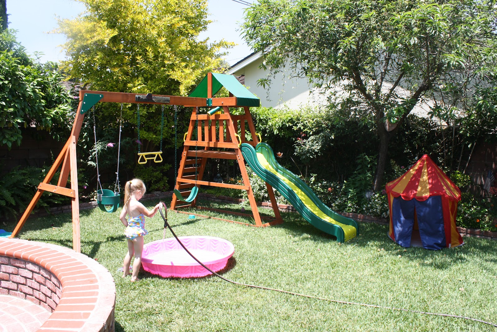 Compact Backyard Playset / Playsets for Small Yards Five Top List / If you want a decent one