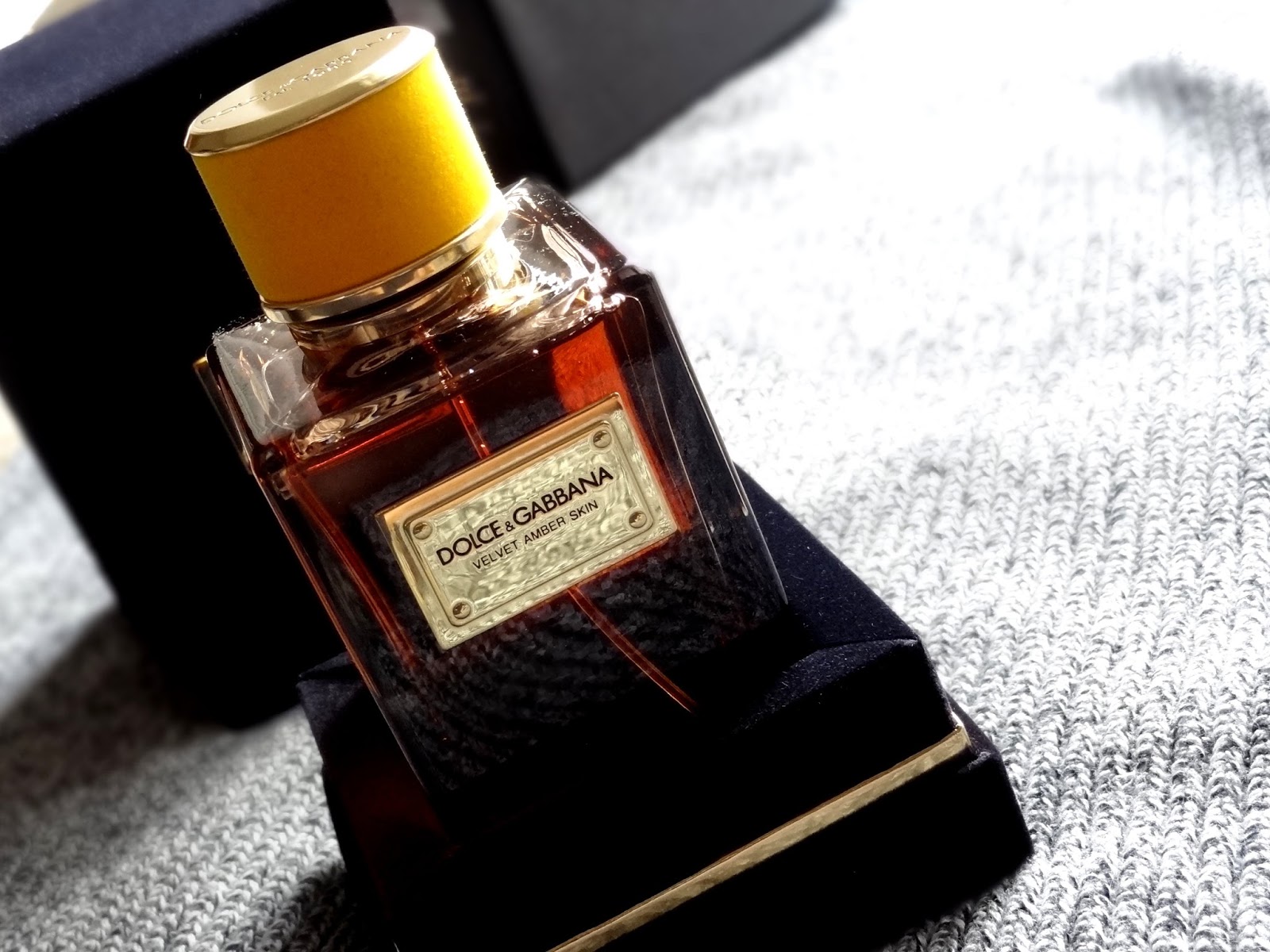dolce gabbana velvet amber skin