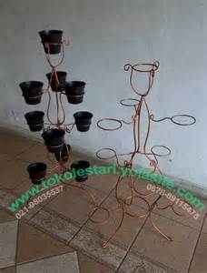 Rak untuk tanaman hias Rak Pot  Bunga  Mochamad Ali Dwi 