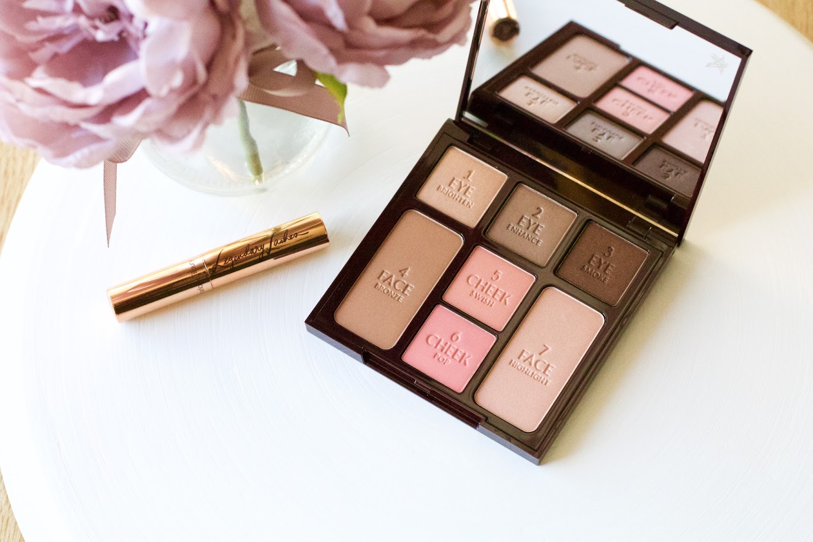Charlotte Tilbury Instant Look In A Palette & Legendary Lashes Gift Set | The Lifestyle Archives