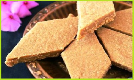 खस्ता गुड़ पापड़ी बनाने की विधि - Gud Papri Recipe in Hindi खस्ता गुड़ पापड़ी बनाने की विधि - Gud Papri Recipe in Hindi