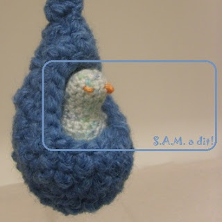 oiseau et nichoir création S.A.M. a dit! laine crochet bleu