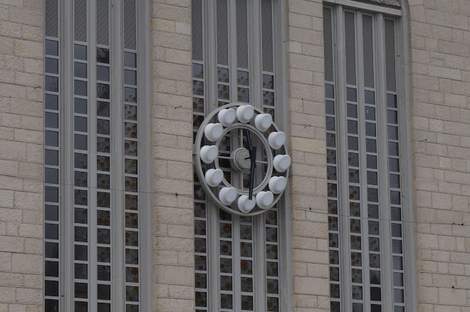 l'horloge de la gare de Chartres