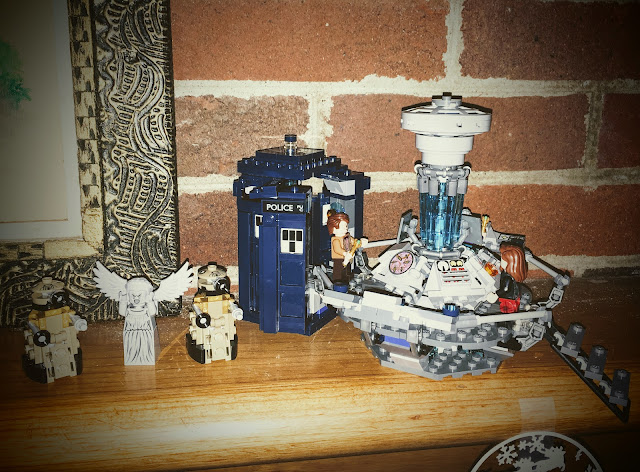 Lego Doctor Who TARDIS weeping angel Dalek via foobella.blogspot.com