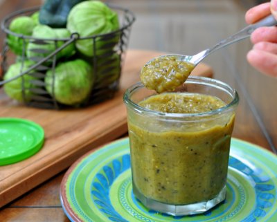 Green Chile Sauce (Salsa Verde) for Green Chile Burgers ♥ KitchenParade.com. Budget Friendly Meal Prep. Vegan. Low Fat. Low Carb.
