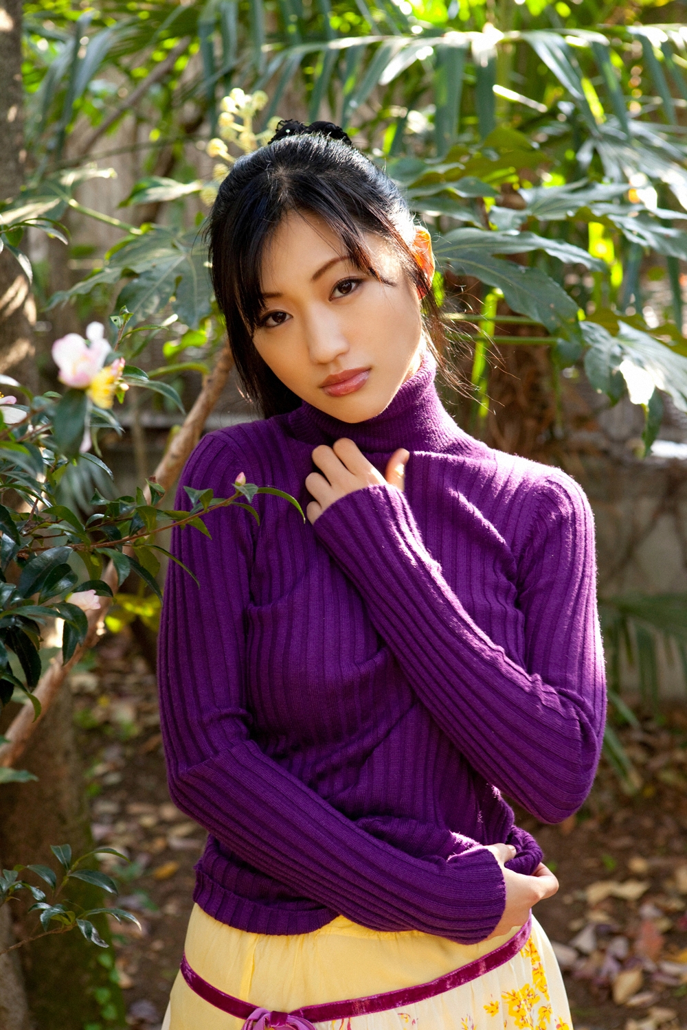 Mitsu Dan Japanese Gravure Idol Sexy Purple Winter Shirt Fashion Photo