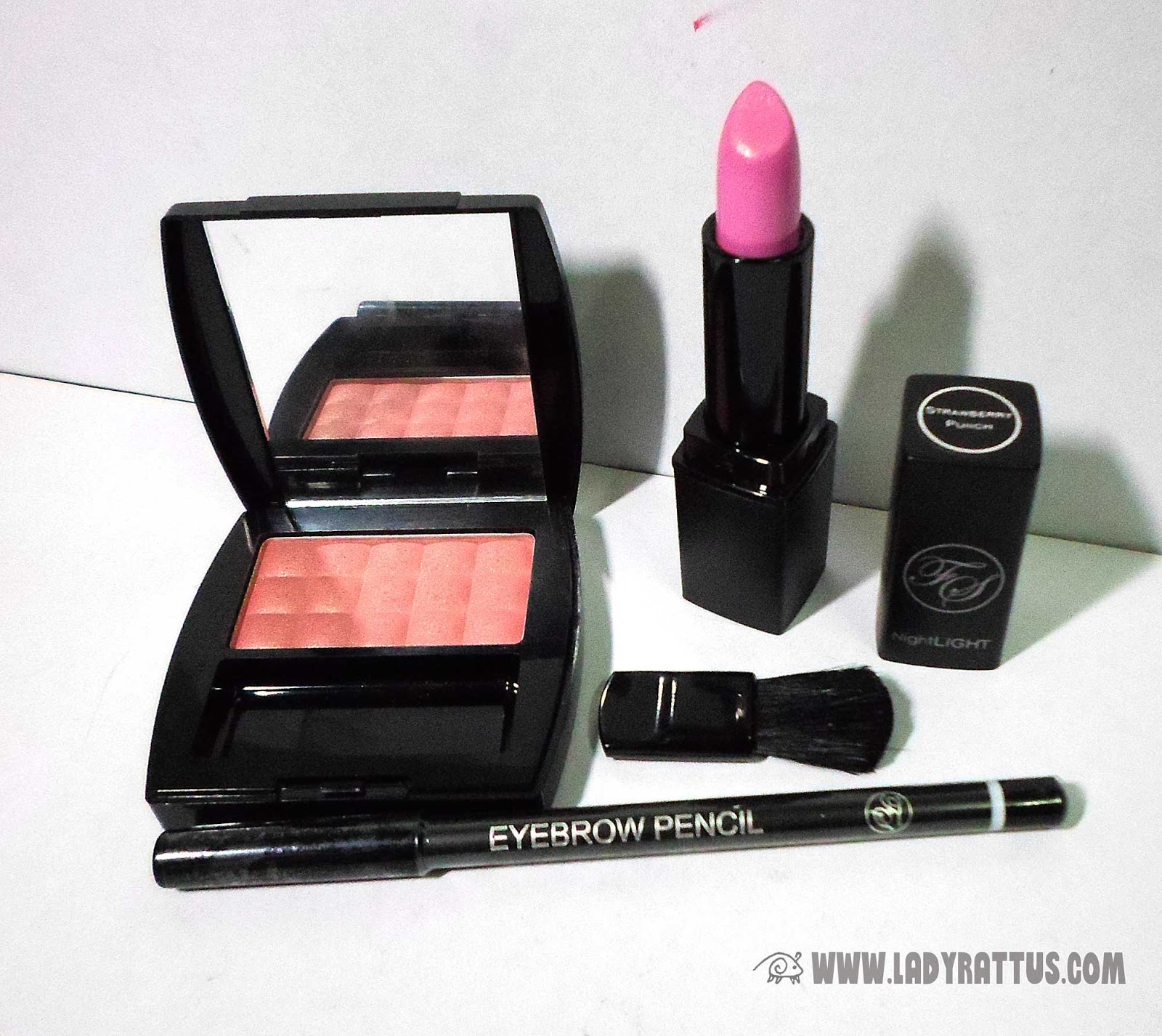 FS Night Light Lipstick in Strawberry Punch