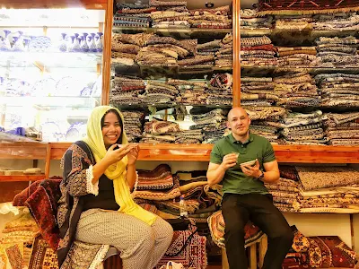Termeh, one of the most valuable, most exquisite and most well-known crafts in Iran, which express something immediate and palpable about our country. Termeh is the name given to a specialty nice cloth which is woven since Safavi era in Iran and originated in Yazd.