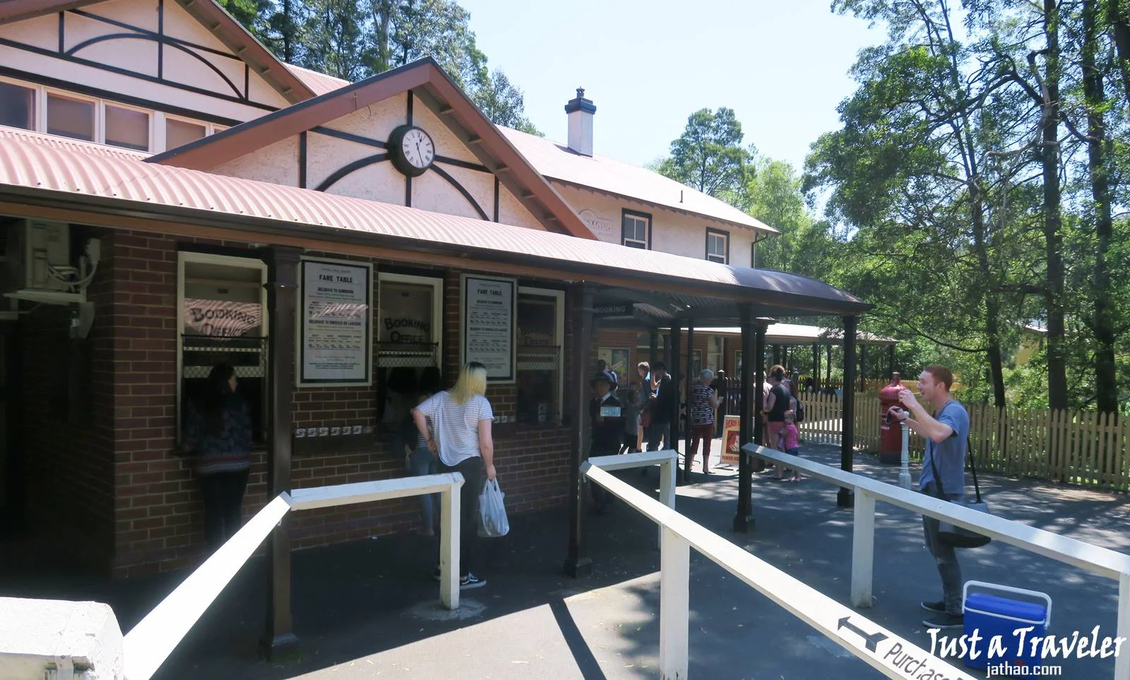 Melbourne-Puffing-Billy-Railway-steam-trains-tickets-prices-tour-timetable-map-lakeside-station