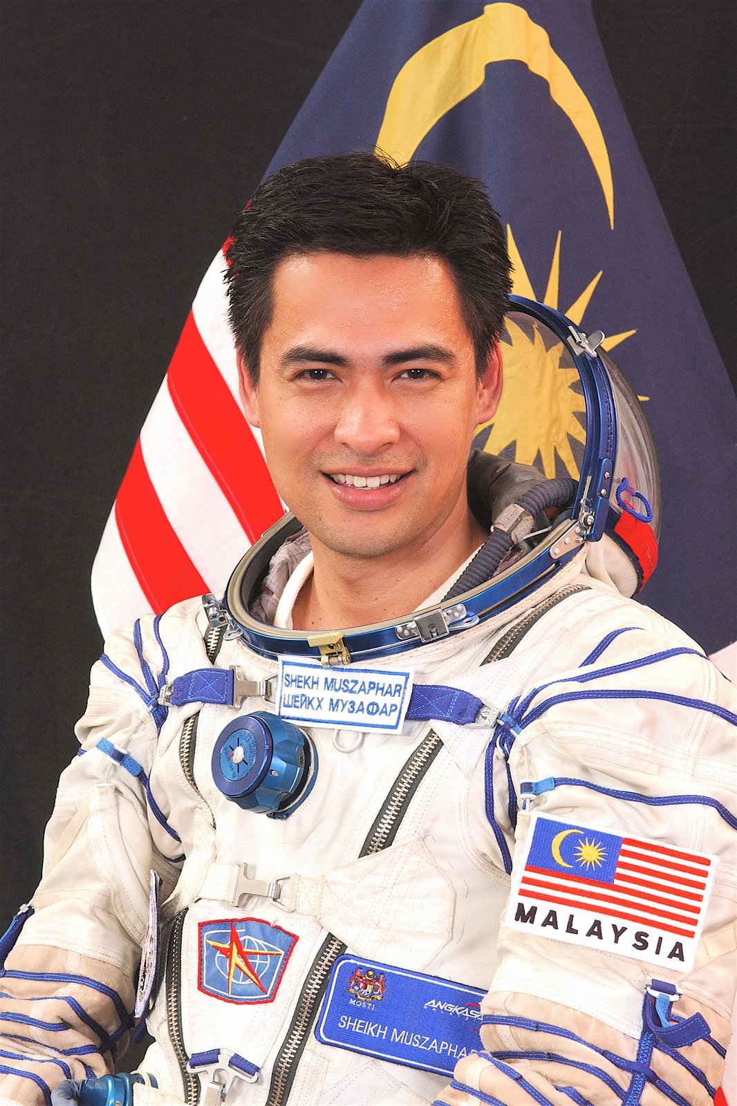 Malaysia angkasawan pertama amgyver: Angkasawan
