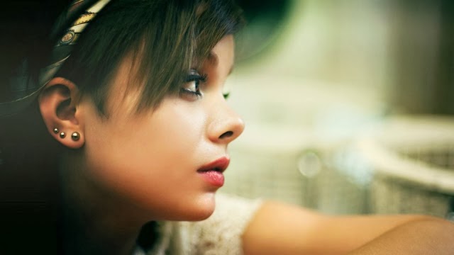 صور بنات حزينة 2017 اجمل خلفيات بنات حزينات للفيس بوك