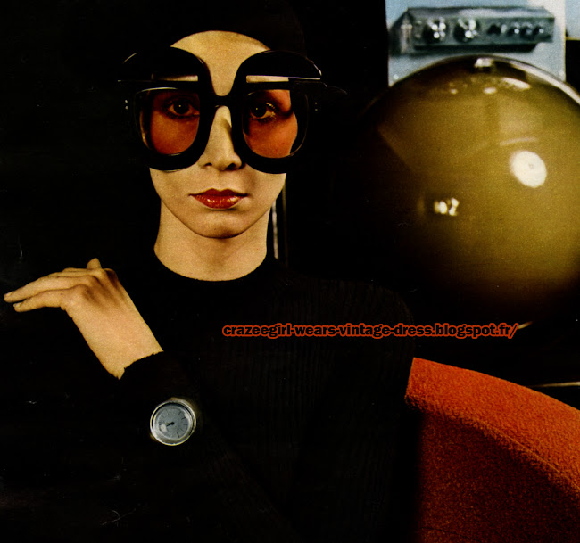 Pierre Cardin - 1972 glasses big eye watch  70s 1970