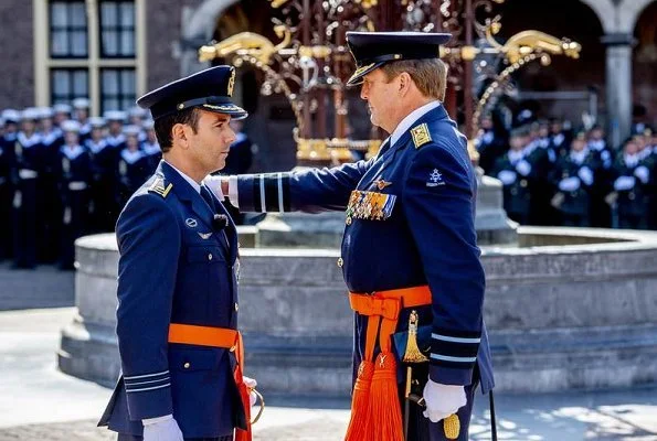 Queen Maxima wore NATAN Crepe effect dress with ruffled sleeves. King Willem-Alexander presents Military William Order