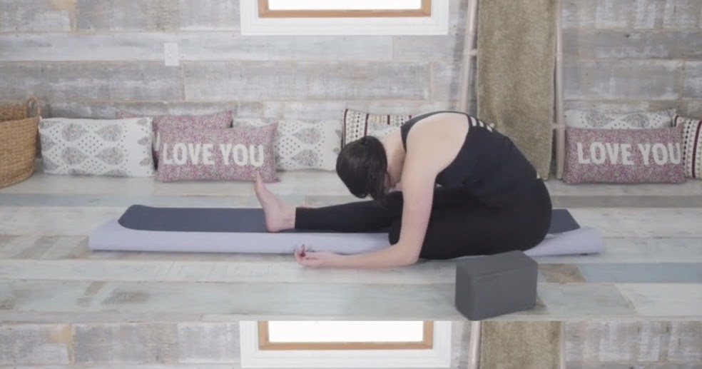 6 Poses for Hip Flexibility & A Deep Stretch Yin Yoga Class for