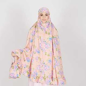 Mukena Saffron Satin Peach Tatuis x Hijabenka