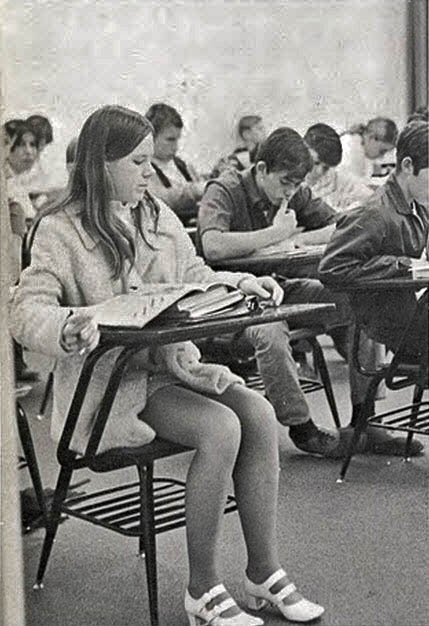 29 Photos Mini Skirts In The Classroom In The Past Us Oldushistory Cafex 419