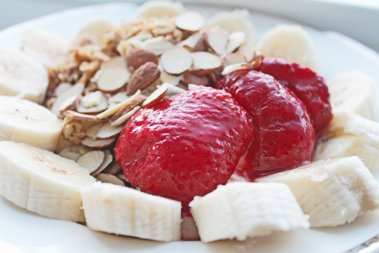 Clean Eating Breakfast Nuts, Seeds, Granola and Fruit Topped Greek Yogurt Clean Eating Meal