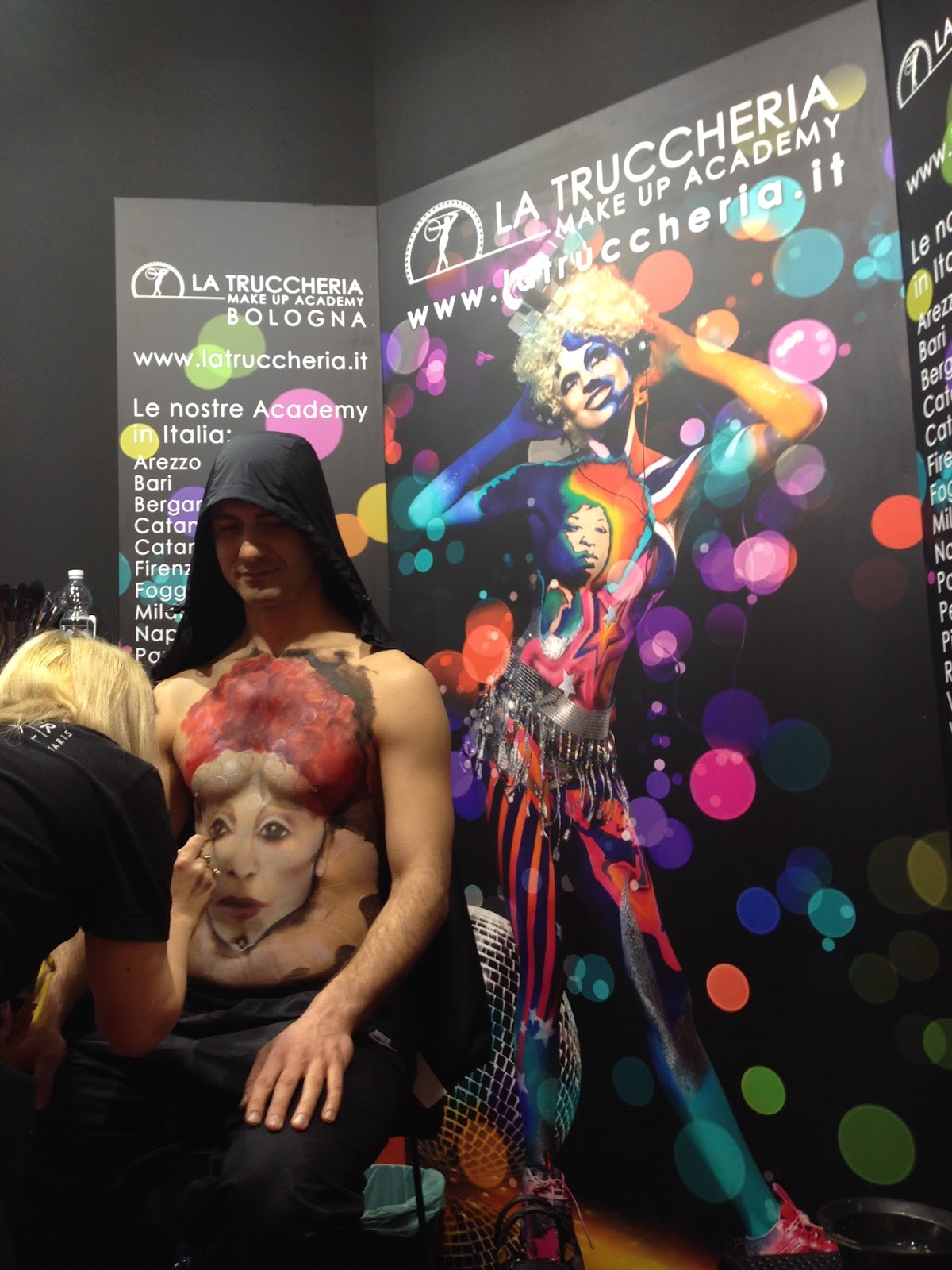 Snoop Around Waiting For Cosmoprof Make Up For Ever La Truccheria