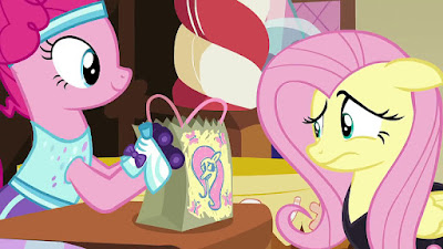 Pinkie and Fluttershy with goodie bag