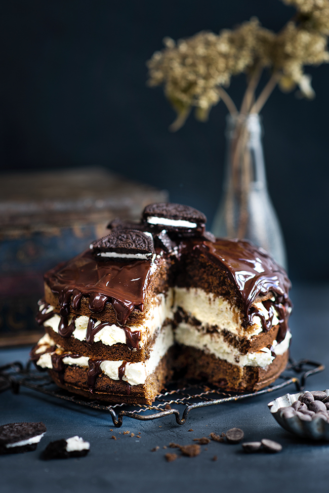 Cookies and Cream Layer Cake with White Chocolate Filling supergolden bakes