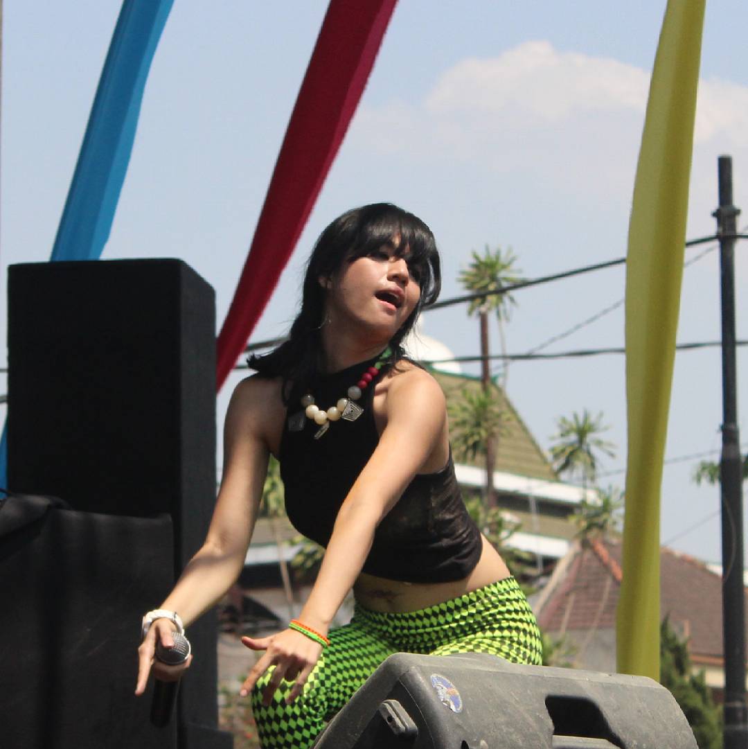 10 Foto & Video Paling HOT Dj Putri Una Asal Indonesia Fakta Cewek Asal Medan ini Suka Pakai Bikini 10 Foto & Video Paling HOT Dj Putri Una Asal Indonesia Fakta Cewek Asal Medan ini Suka Pakai Bikini