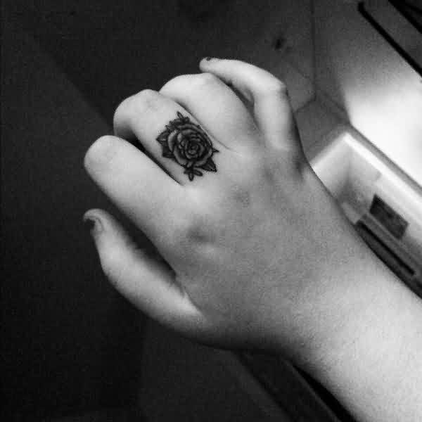 tatuagens para o dedo médio tatuagens para o dedo médio
