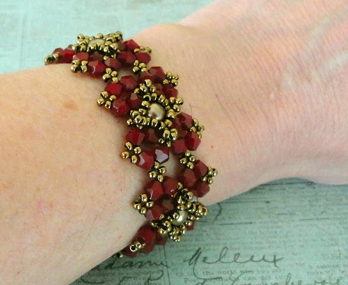 Linda's Crafty Inspirations: Bracelet of the Day: Diamonds and Pearls ...