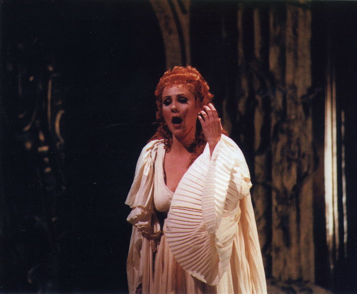 What's New at Sarasota Opera?: ARTISTS CORNER: Soprano Brenda Harris