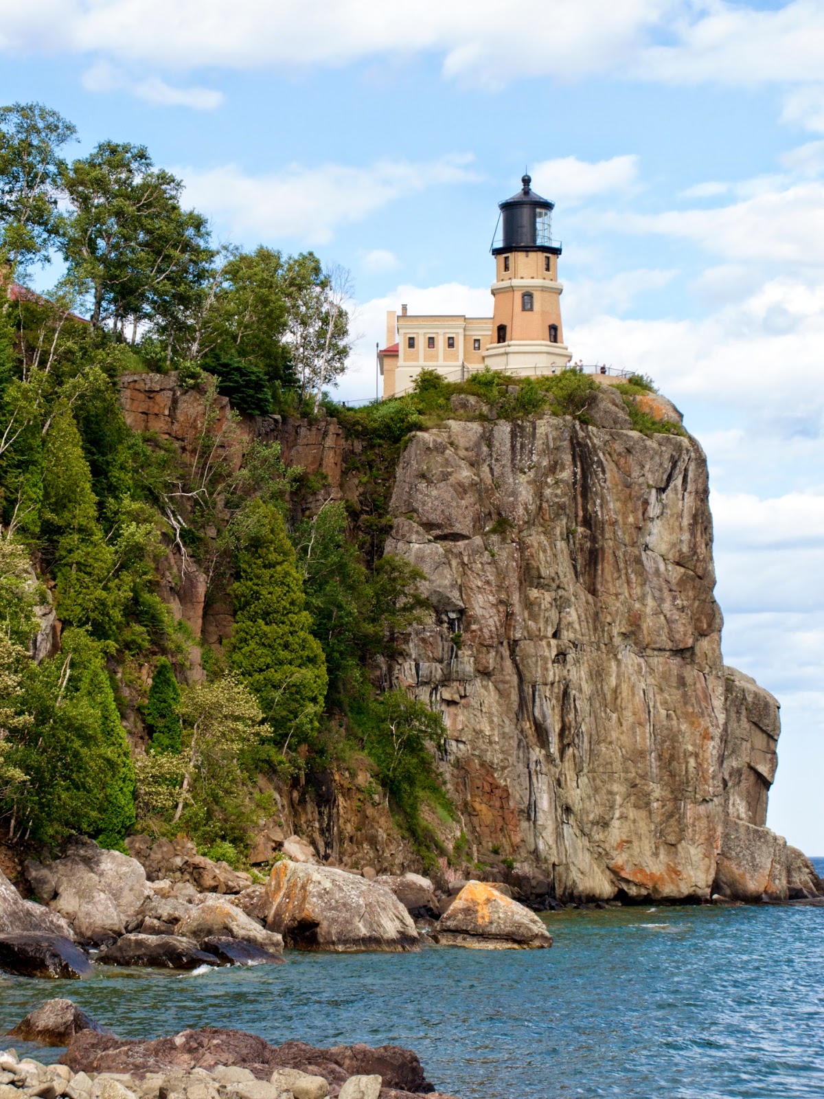 Day Hiking Trails Explore Split Rock Lighthouse via day hike