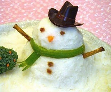 "Снеговики" - рецепты и оформление десертов, салатов, закусок и других новогодних блюд, http://prazdnichnymir.ru/, закуски из яиц, десерты снеговик, блюда на рождество, блюда на Новый год, как сделать снеговика из яиц, как сделать съедобного снеговика, как сделать десерт снеговик, блюда снеговик, снеговик в домашних условиях, блюда в виде снеговика как сделать, снеговики на праздничный стол, новый год 2021, новый год 2022, снеговик, оформление блюд, десерты снеговик, салаты снеговик, закуски снеговик, блюда снеговик, еда, рецепты снеговик, рецепты кулинарные, рецепты новогодние, блюда на Новый год, новогоднее, рецепты рождественские, Новый год, Рождество, 2021, блюда для детей, оформление детских блюд, праздничный стол, рецепты для праздничного стола, новогодняя еда, блюда на Рождество, блюда на Новый год, оформление блюд, новогодний декор блюд, "Снеговики" - оформление десертов, салатов, закусок и других новогодних блюд, "Снеговики" - рецепты и оформление десертов, салатов, закусок и других новогодних блюд, Весёлые снеговики из яиц для новогоднего стола, «Весёлые снеговики» — сырная закуска, Снеговик в шубке из мастики, «Снеговик и мыши» — закуска из фаршированных яиц, «Снеговик» — новогодний салат с сыром и крабовыми палочками, «Снеговик» — новогодняя закуска из риса и крабовых палочек, Снеговики из безе для новогоднего стола, «Творожные Снеговики» — новогодний десерт,