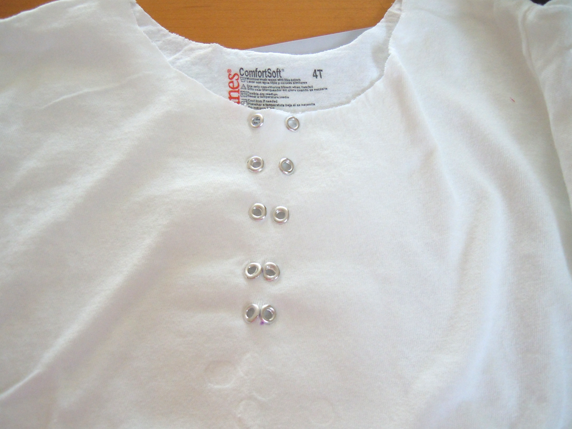 Tutorial Installing Eyelets on Fabric Naturally Creative Mama