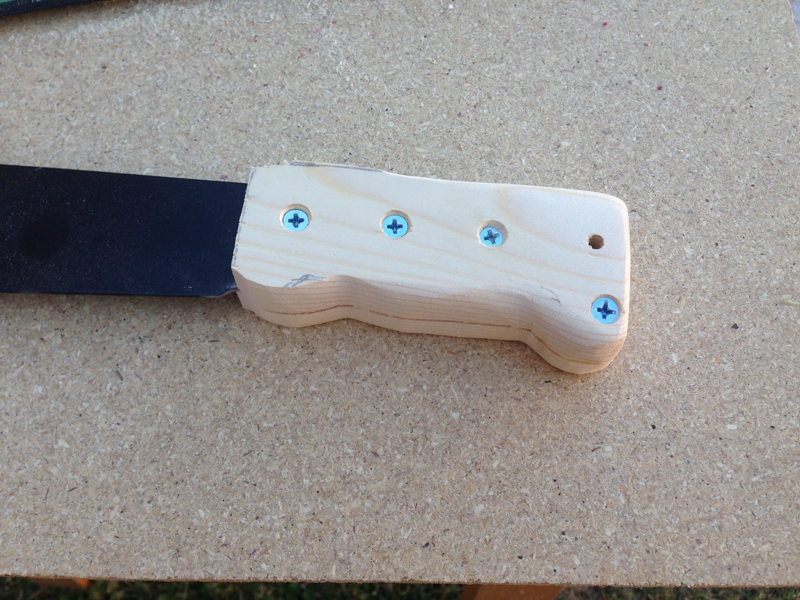 a Memphis Traveler DIY Machete Handle Upgrade