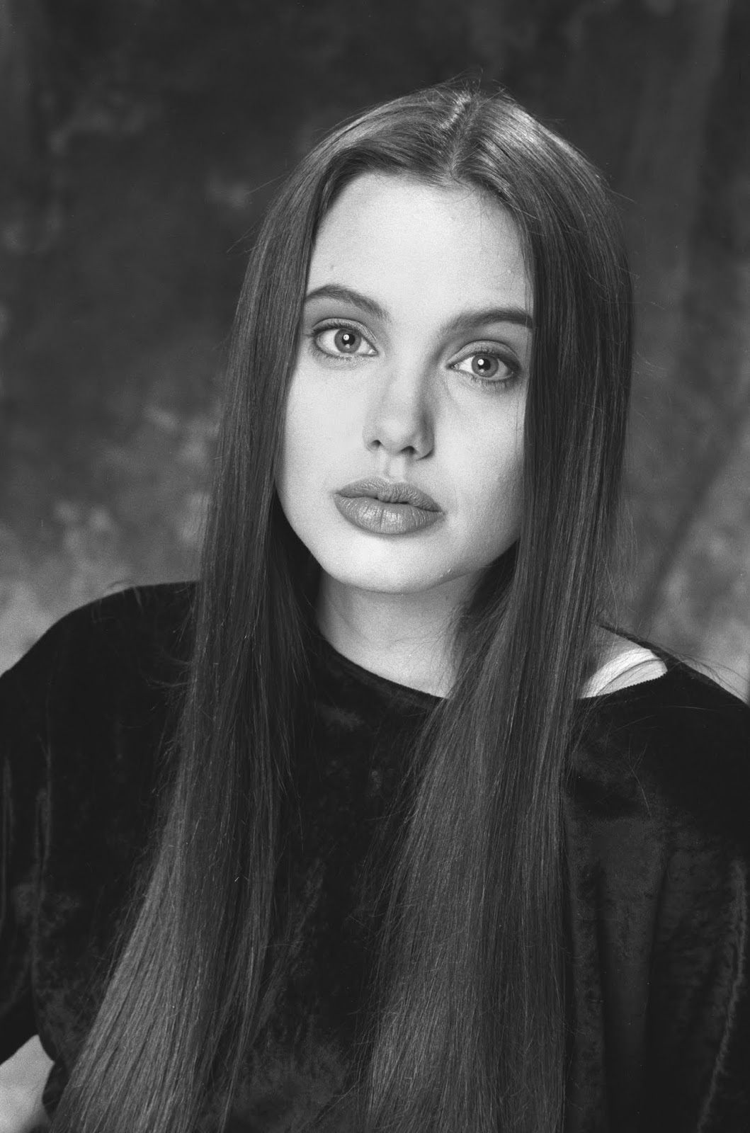 Portraits Of A Teenager Angelina Jolie Modeling At A Photoshoot In California 1991 ~ Vintage
