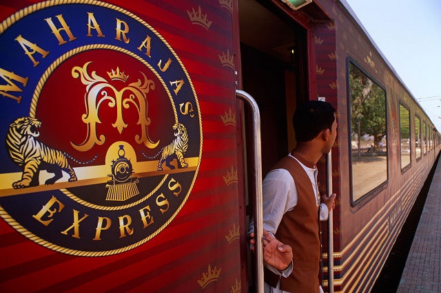 Choose from Special Departure in Aprilr to Live a Maharaja Life! 