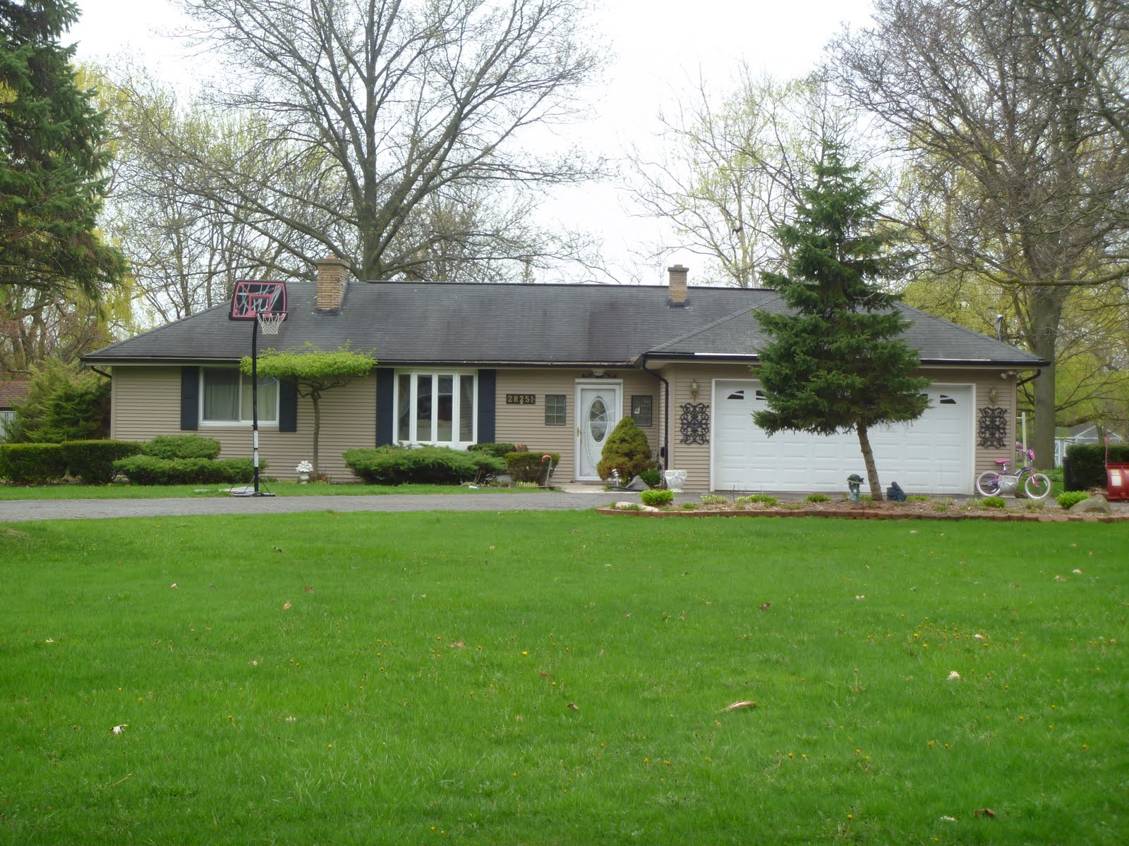 Homes for Sale in Farmington Hills MI Blog Subdivision Woodbine 48336
