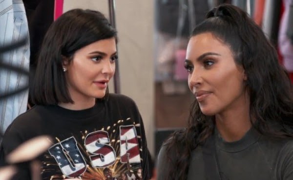 Kim Kardashian transmite su sabiduría materna a Kylie Jenner