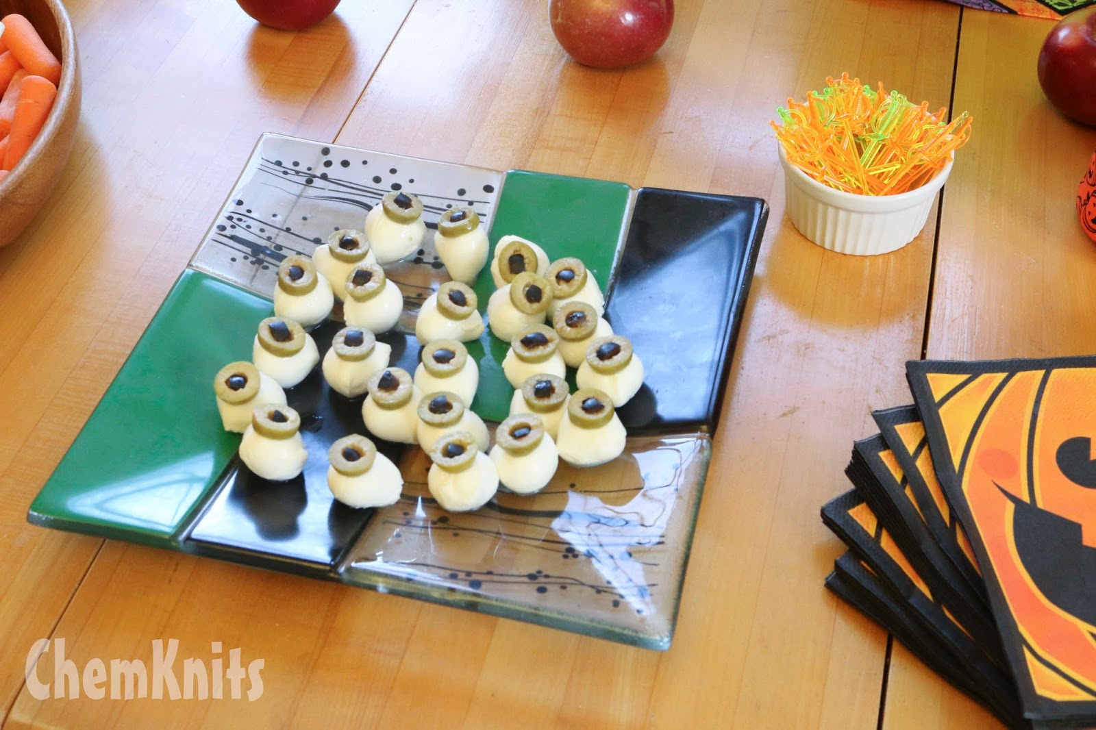 these eyeballs lasted about 15 minutes at the start of the party i thought the sword toothpicks made a fun touch too