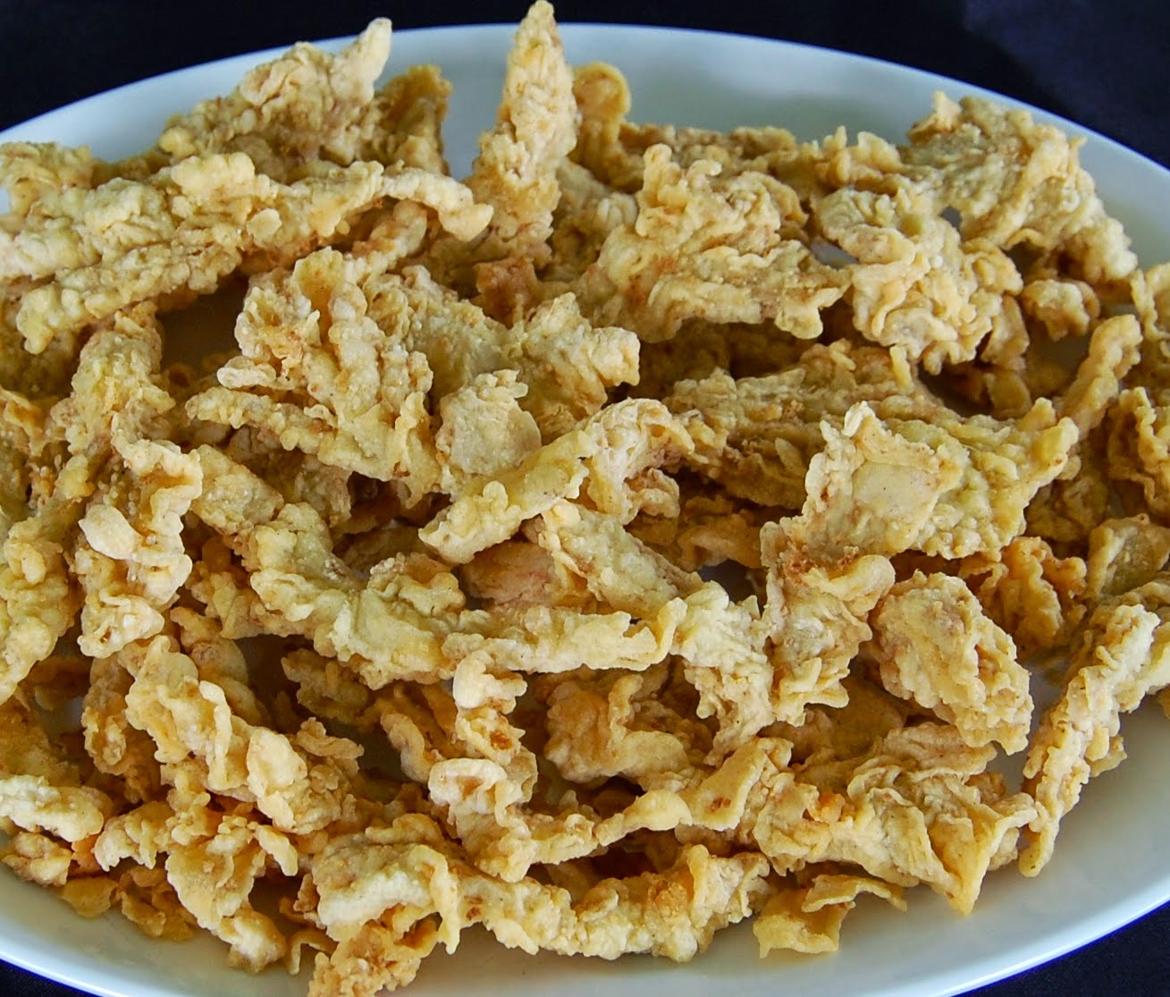 Cemilan yang digoreng Cemilan yang digoreng