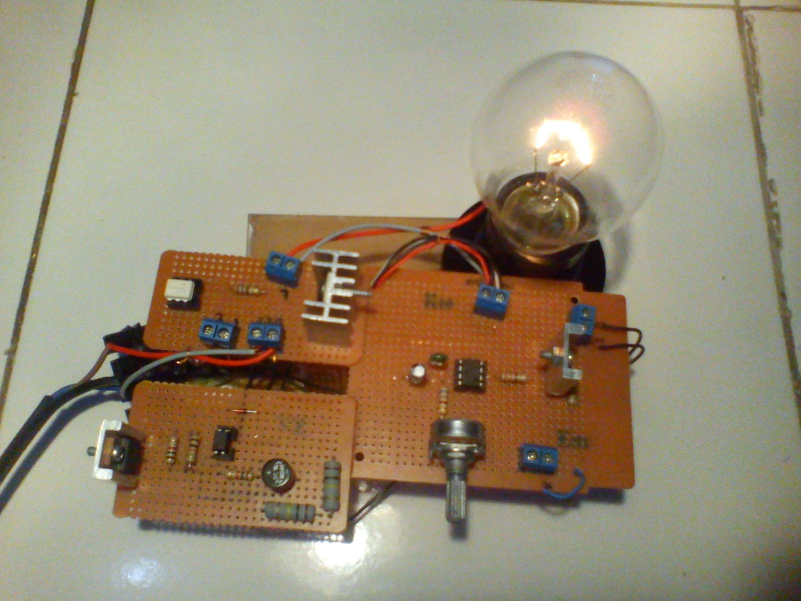 Blog Dyah Qurnia DIMMER (PEREDUP LAMPU)