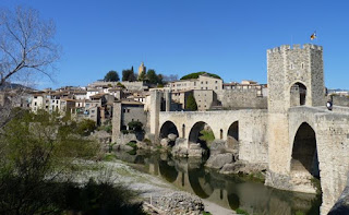 Puente Románico de Besalú. Puente Románico de Besalú.
