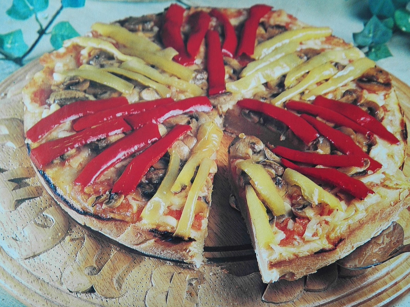 Biberli ve mantarlı pizza Tarifi Biberli ve mantarlı pizza Tarifi