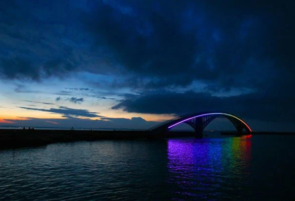 منظر غاية فى الروعة والجمال :- جسر تايوان الساحر